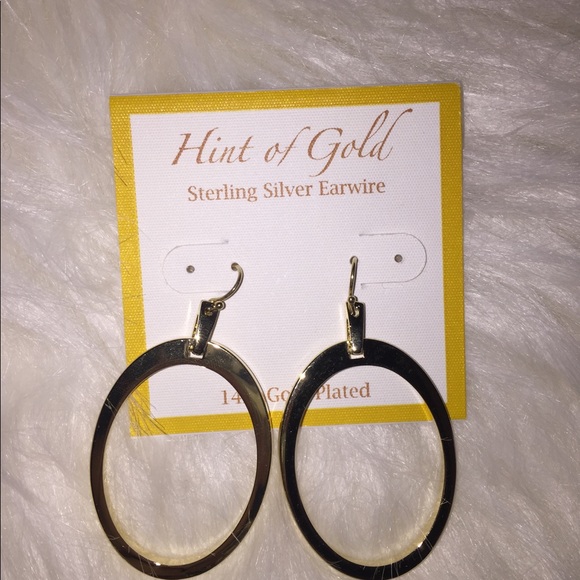 Gorgeous 14kt Gold Earrings from Macy's - Picture 2 of 3